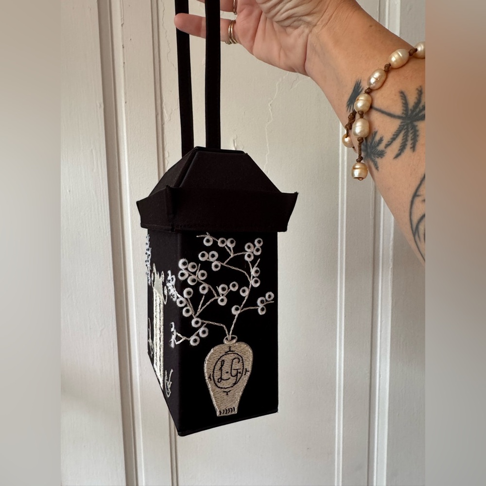Vintage Y2K Lulu Guinness Pagoda satin and bead bag (2007) - Picture 3 of 8